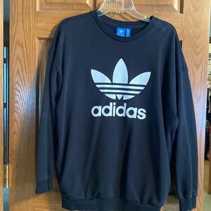 Womens Adidas sweatshirt with pockets